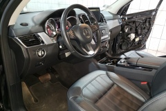 MERCEDES  BENZ GLE400...DESMONTAJE DE LUNAS